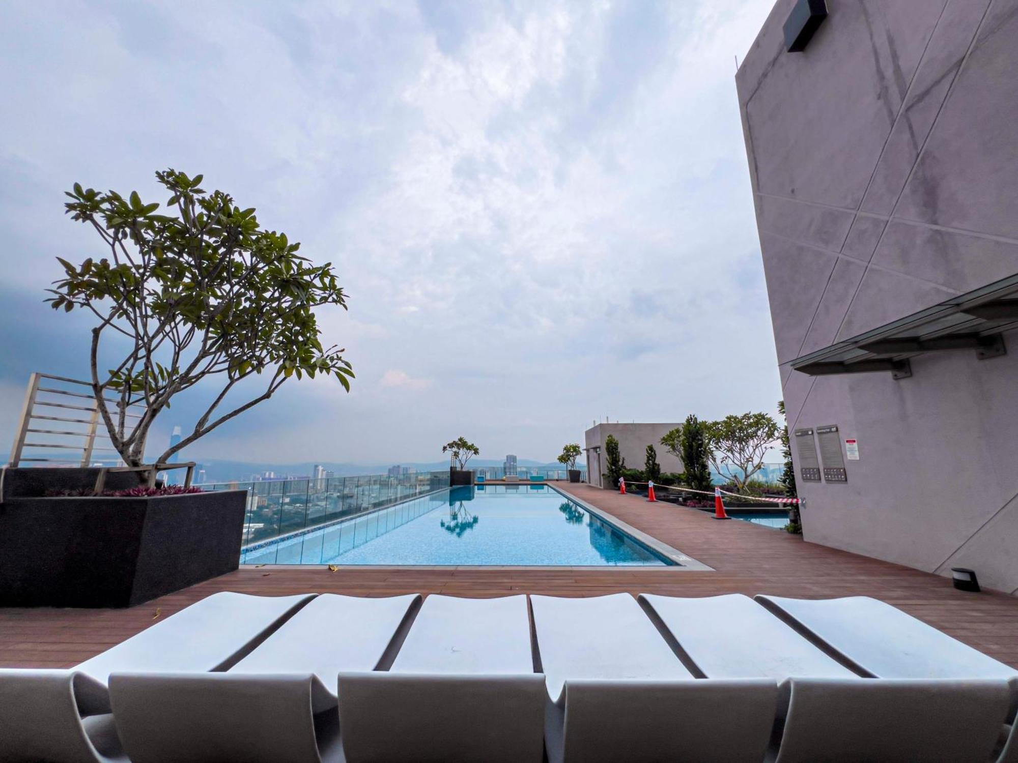Sky Pool Suites Kl Sentral - Riveria City Куала-Лумпур Екстер'єр фото